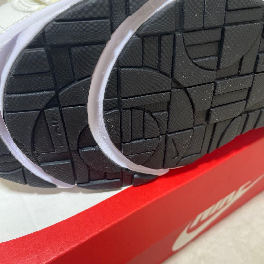 NIKE ナイキ　エア マックス INTRLK ライト　ラベンダー 25cm