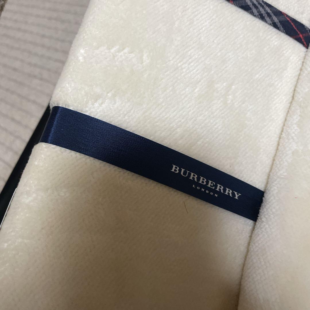 BURBERRY ボアシーツセット 140x240cm