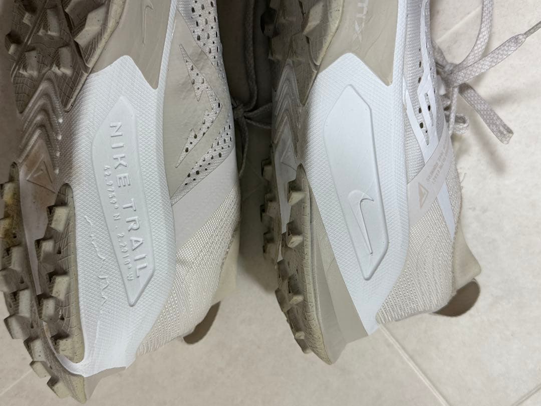 ナイキ ゼガマ メンズ トレイルランニングシューズNike サイズ27、5