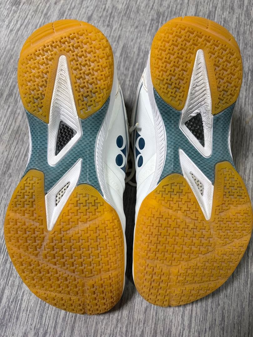 YONEX バドミントンシューズ パワークッション65Z4W 26.5cm