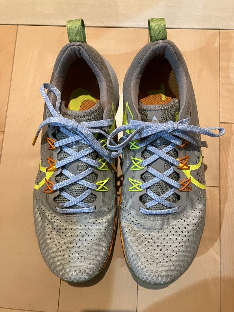 NIKEトレイルランニングシューズ グレー/イエロー/オレンジ26.0