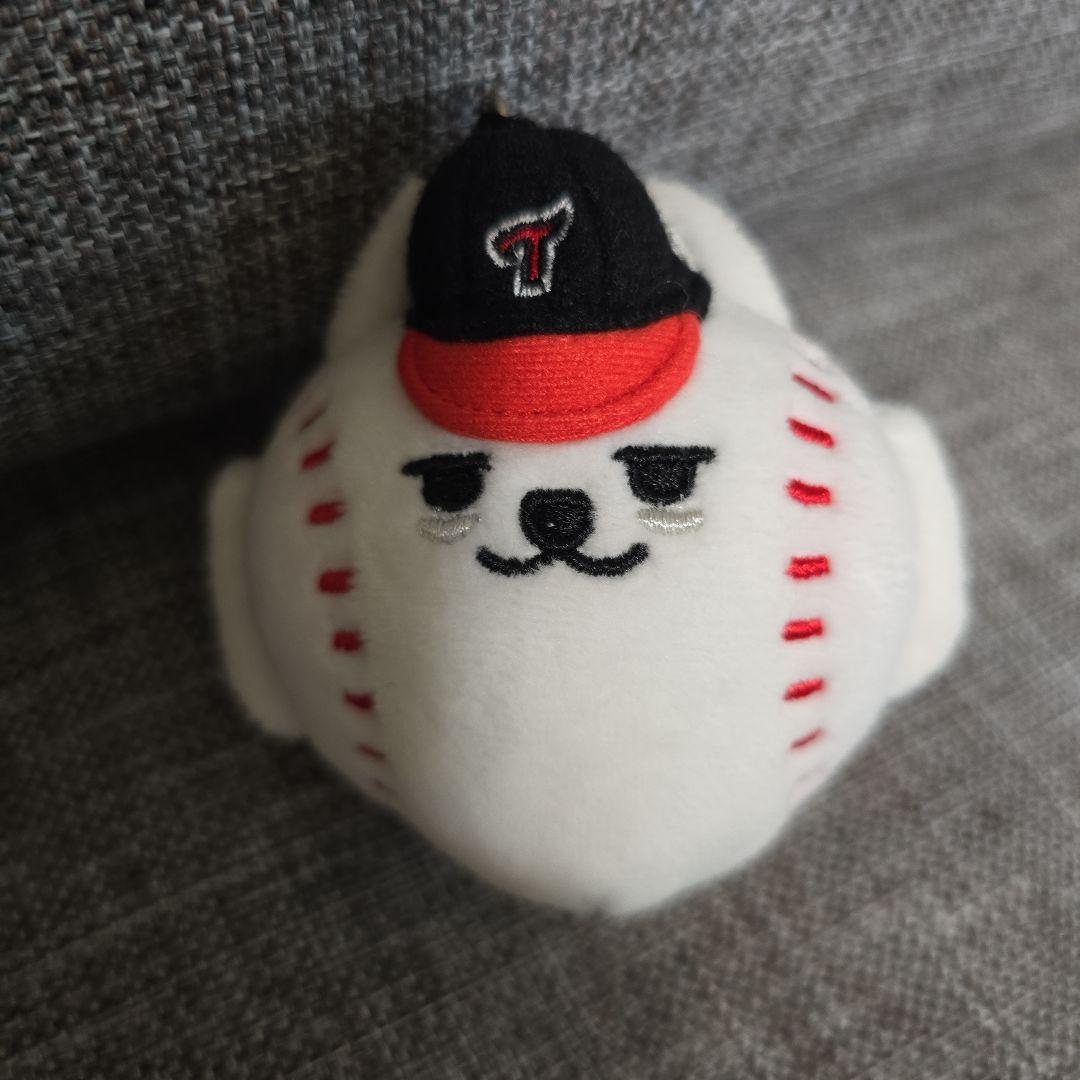 PPULBATU×LG TwinsPLUSH BASEBALL KEYRING