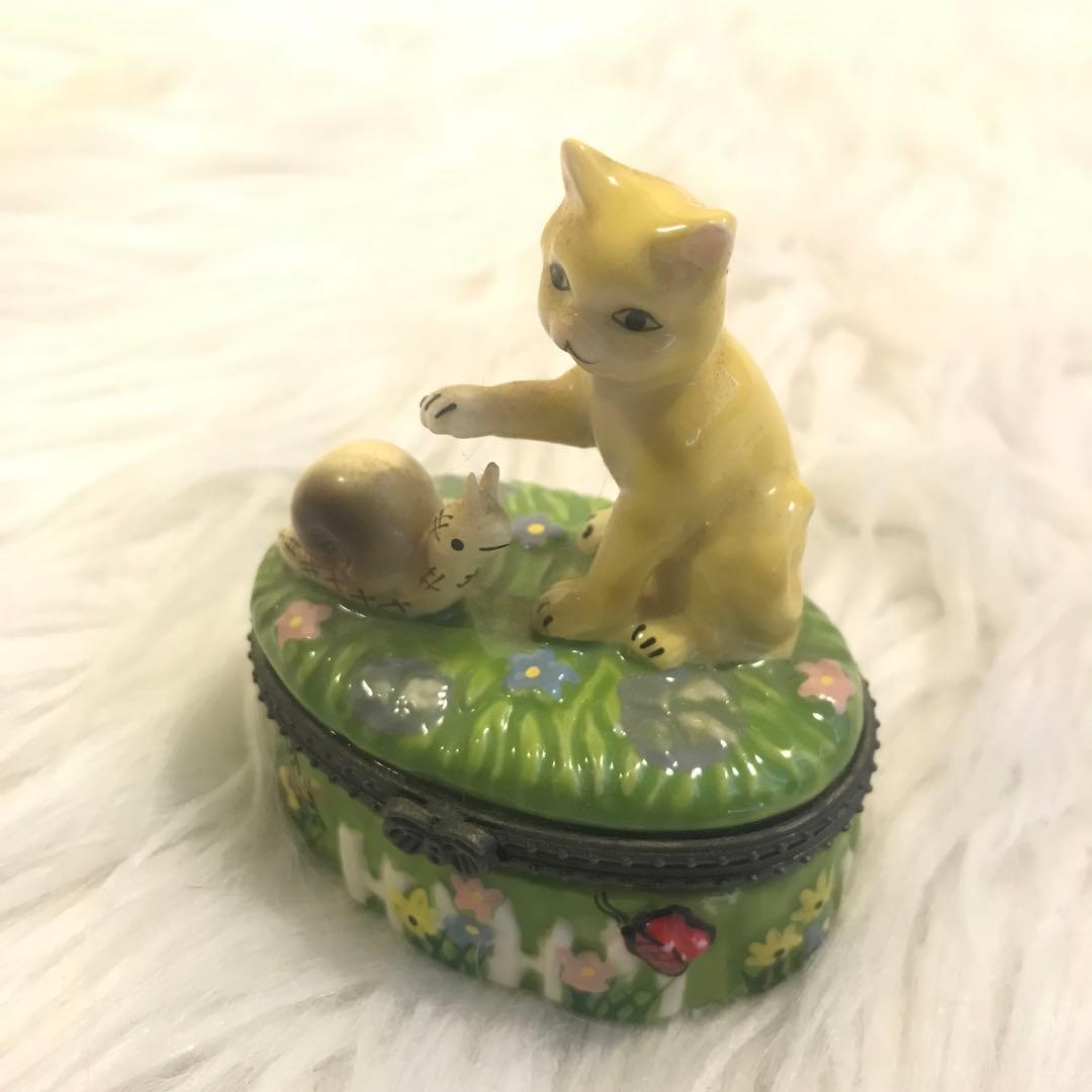【 お宝品 】猫 かたつむり ポタリーケース 陶磁器