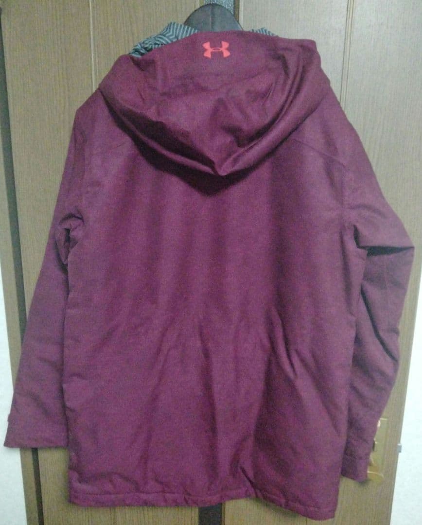 アンダーアーマー コールドギア プリマロフト フーディジャケット 赤紫 紙タグ付