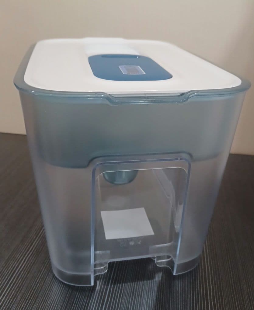 BRITA 浄水ポット 8.2L ＋ カートリッジ4個入のセット