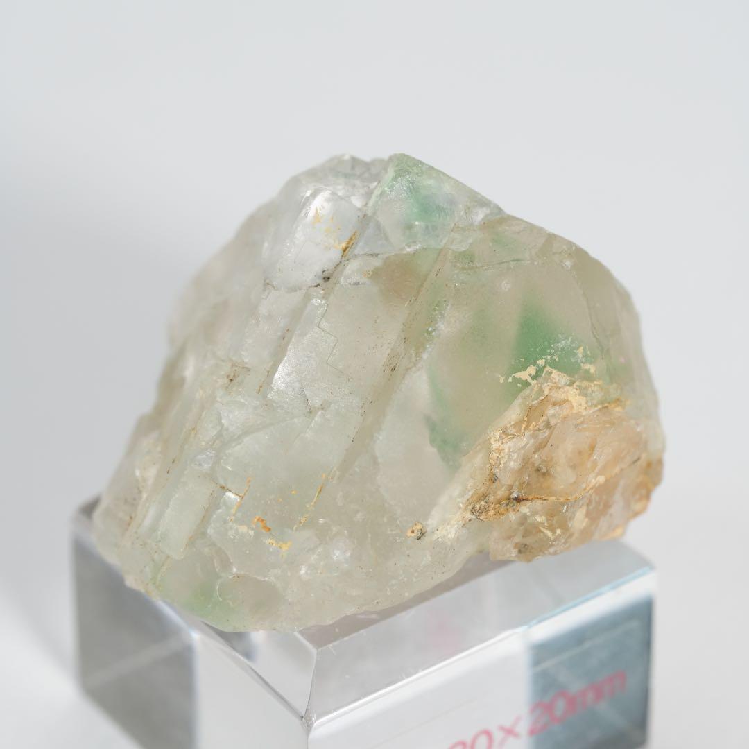 ペーニャ産フローライト 39×36×27mm