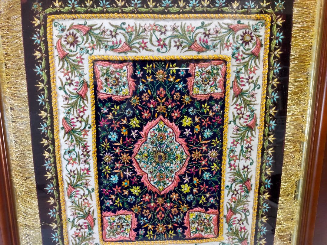 [至高の壁掛け] 天然石&金糸が輝く。豪華額装刺繍。一点物