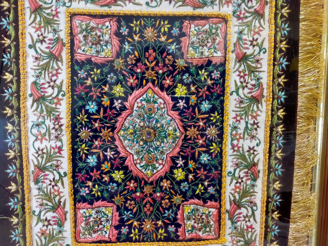 [至高の壁掛け] 天然石&金糸が輝く。豪華額装刺繍。一点物
