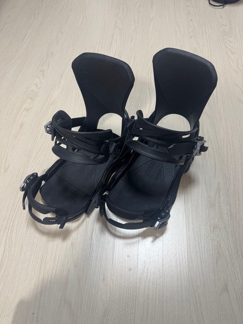 Salomon district Mサイズ 22-23