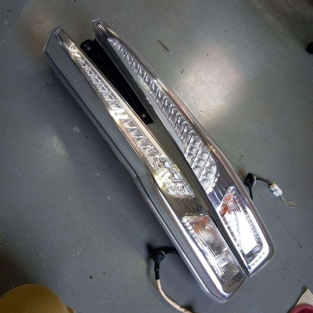 ムーヴ テールランプ　LA100S　 全クリア黄ばみ無し　LED