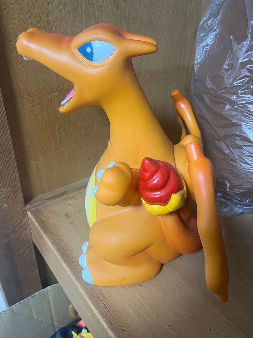 リザードン　ポケモン　貯金箱