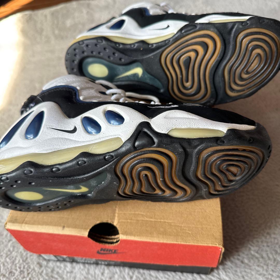 Nike エアマックス　アップテンポ3 26.5センチ