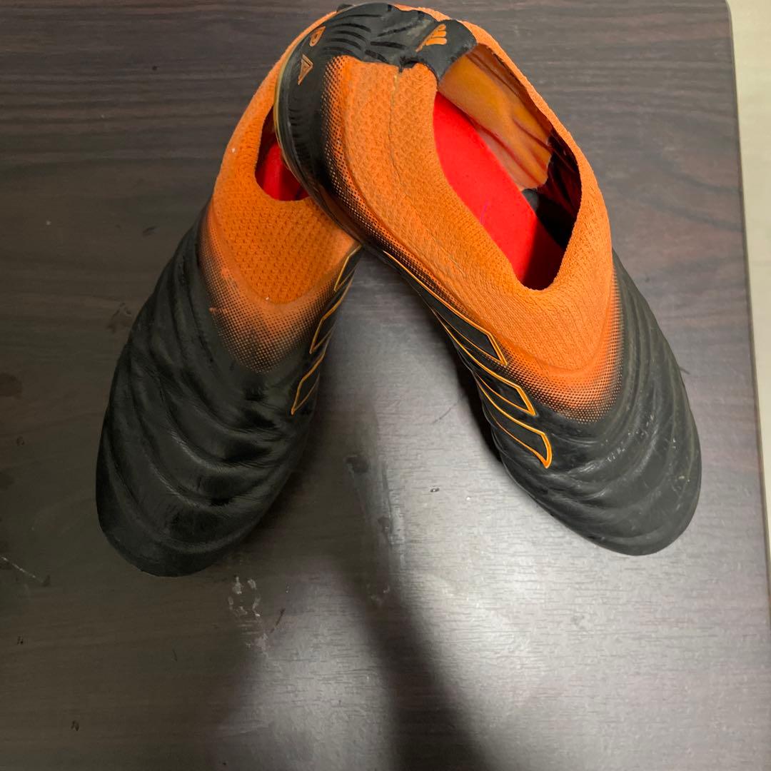 adidas サッカーシューズ オレンジ黒