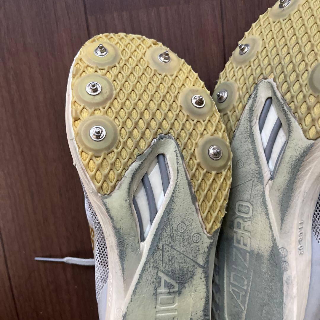 adizero スパイクシューズ ホワイト/ゴールド24CM