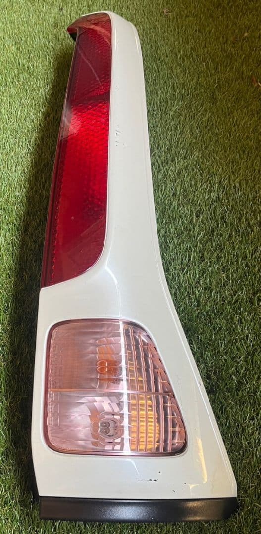 日産 セレナ C25 純正テールランプ左右 D008