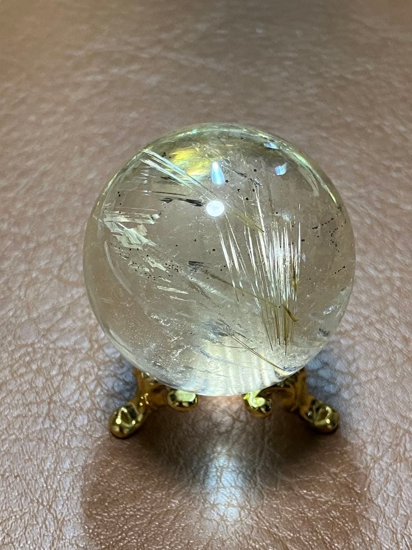 金運　ルチルクオーツ　丸玉　スフィア　ファントム？　土台付き　37.2㎜
