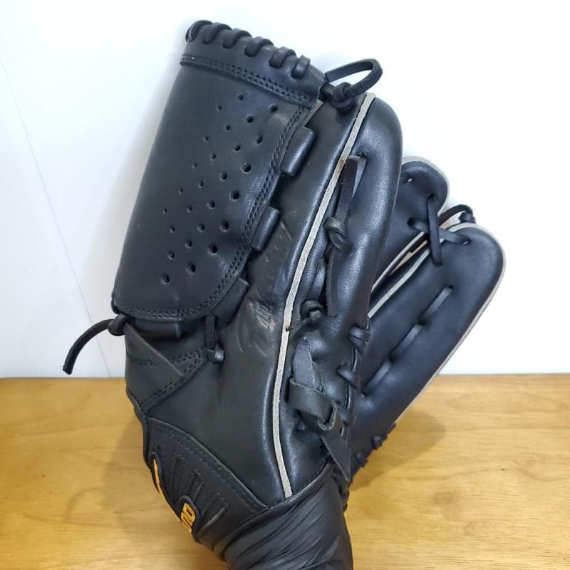 ミズノ Mizuno 斎藤佑樹モデル 投手用 軟式グローブ