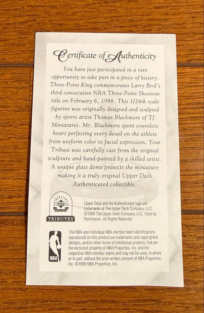 Upper Deck Larry Bird TributesフィギュアCOA付