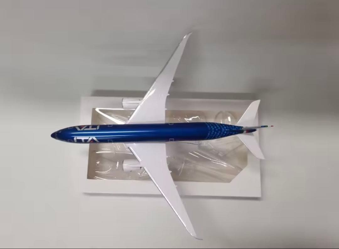 ITA Airways 1:200 エアバスA350-900 ダイキャストモデル