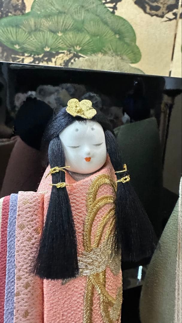 百華の雛人形　台、屏風付きの新品です
