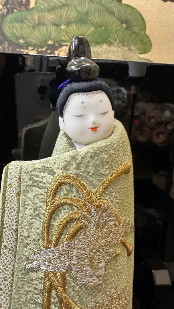 百華の雛人形　台、屏風付きの新品です