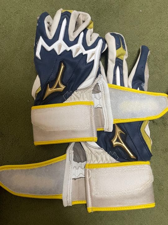 村上宗隆実用バッティング手袋