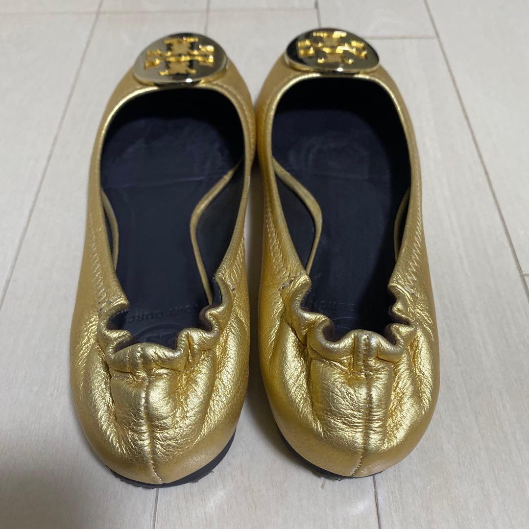 Tory Burch ゴールド フラットシューズ
