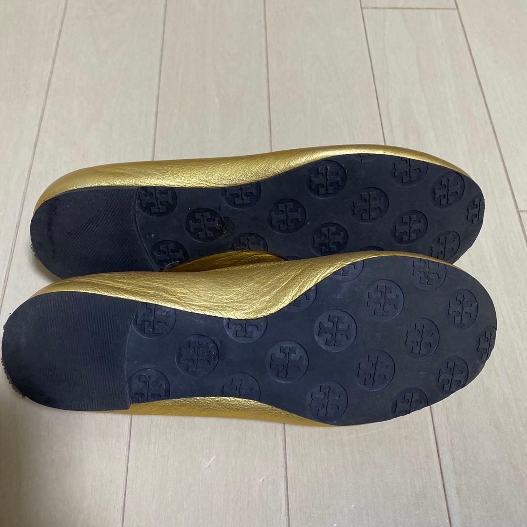 Tory Burch ゴールド フラットシューズ