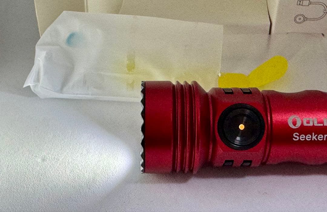 新品同様！オーライト OLIGHT Seeker 4 Mini レッド 昼光色