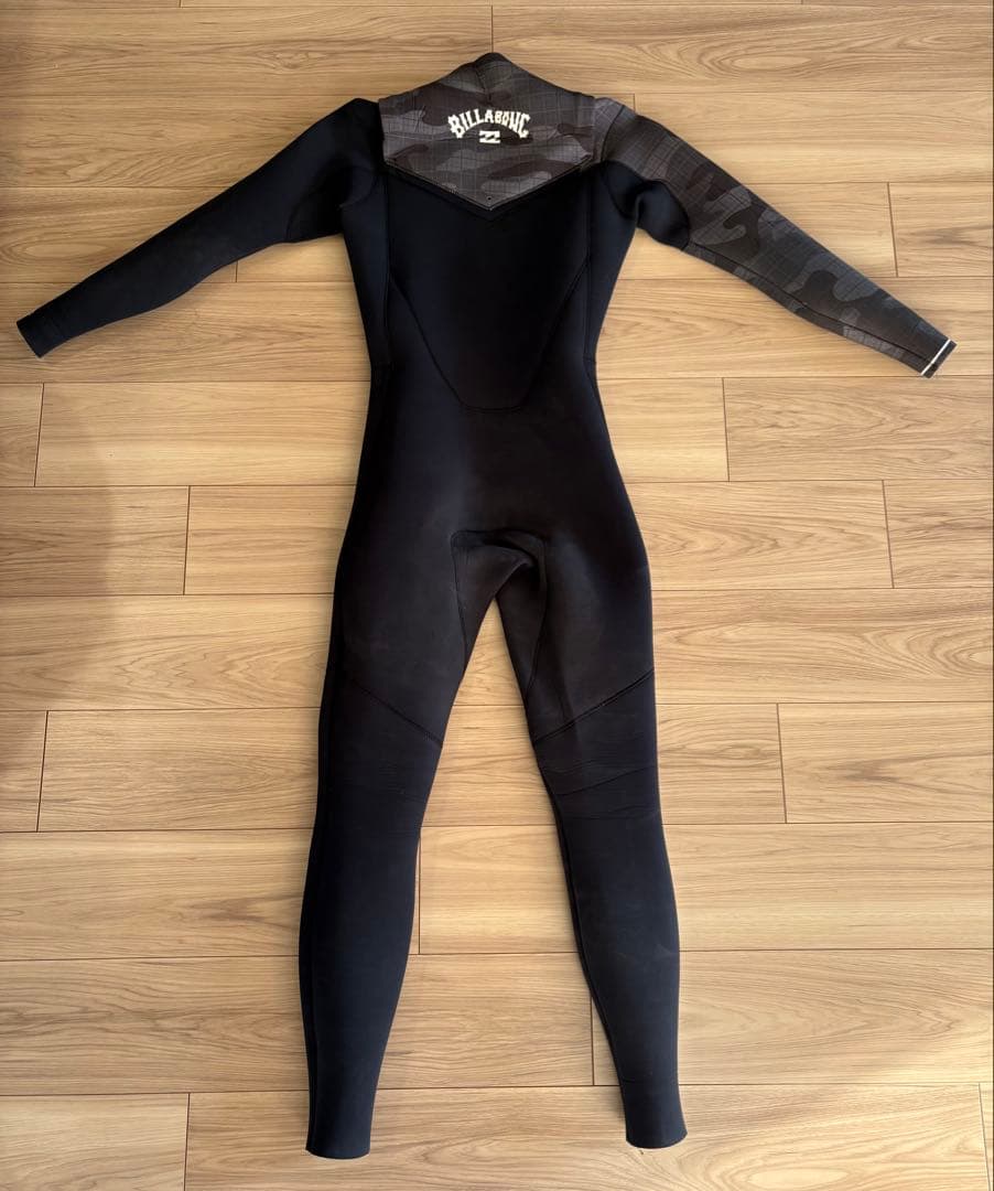 BILLABONG フルスーツ ブラック カモフラージュ