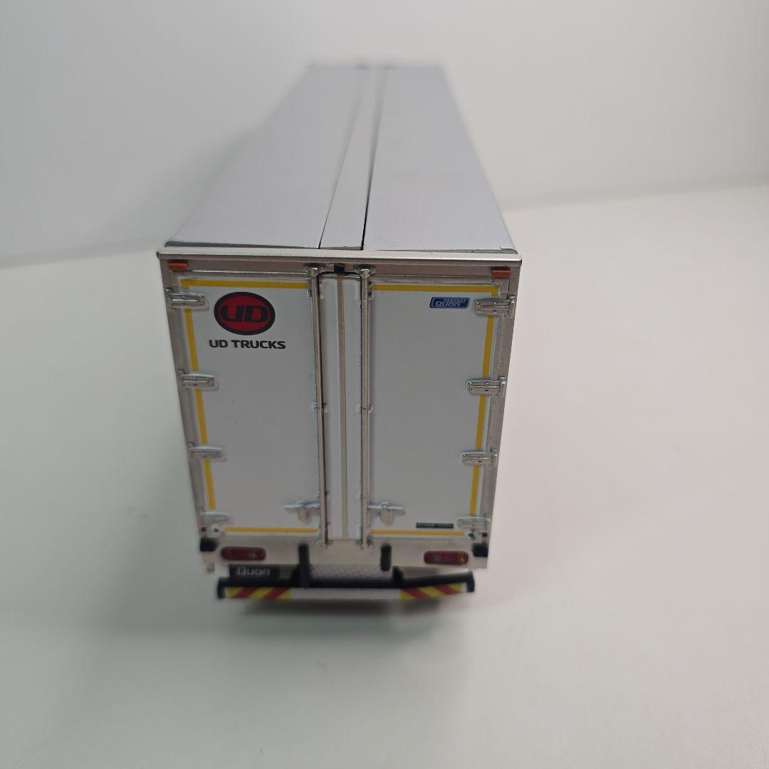ミニカー UD trucks