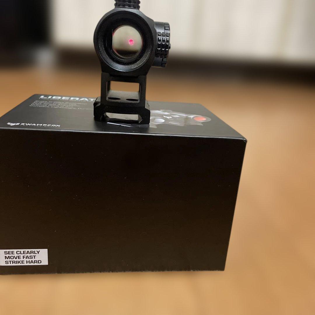 SWAMPFOX LIBERATOR Ⅱレッドドットサイト実物　スコープ