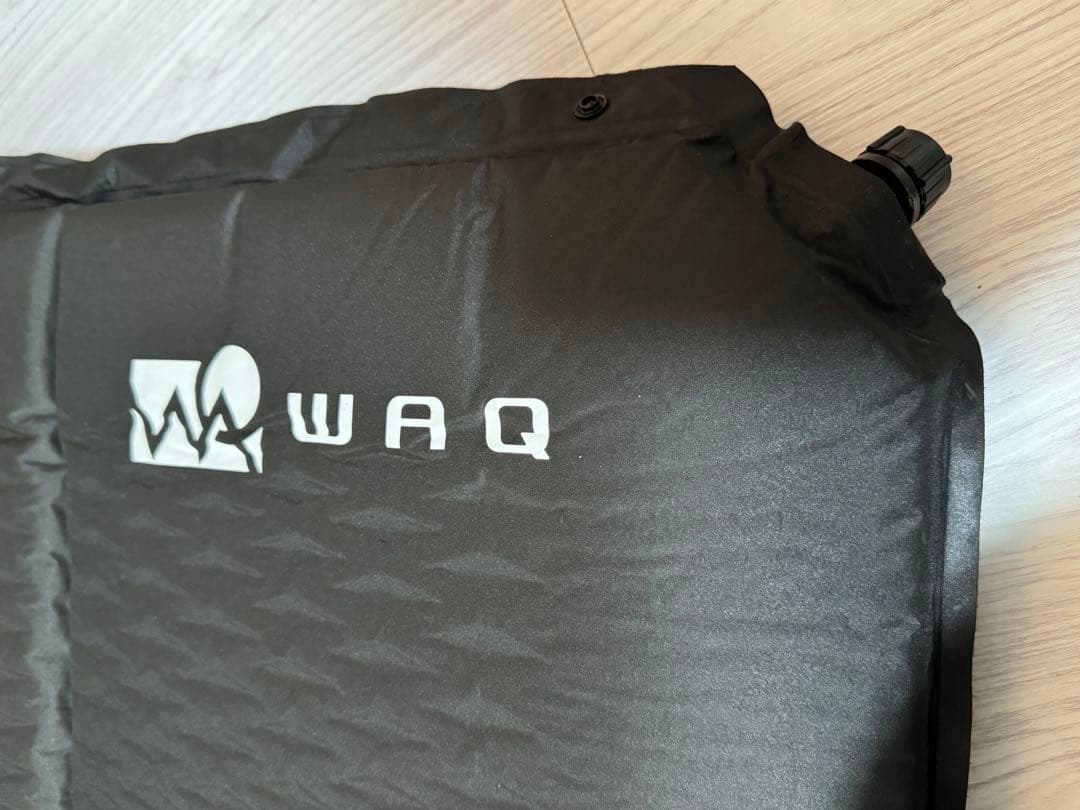 【美品】WAQ インフレータブル式マット 8cm ブラック R値6.0 自動膨張