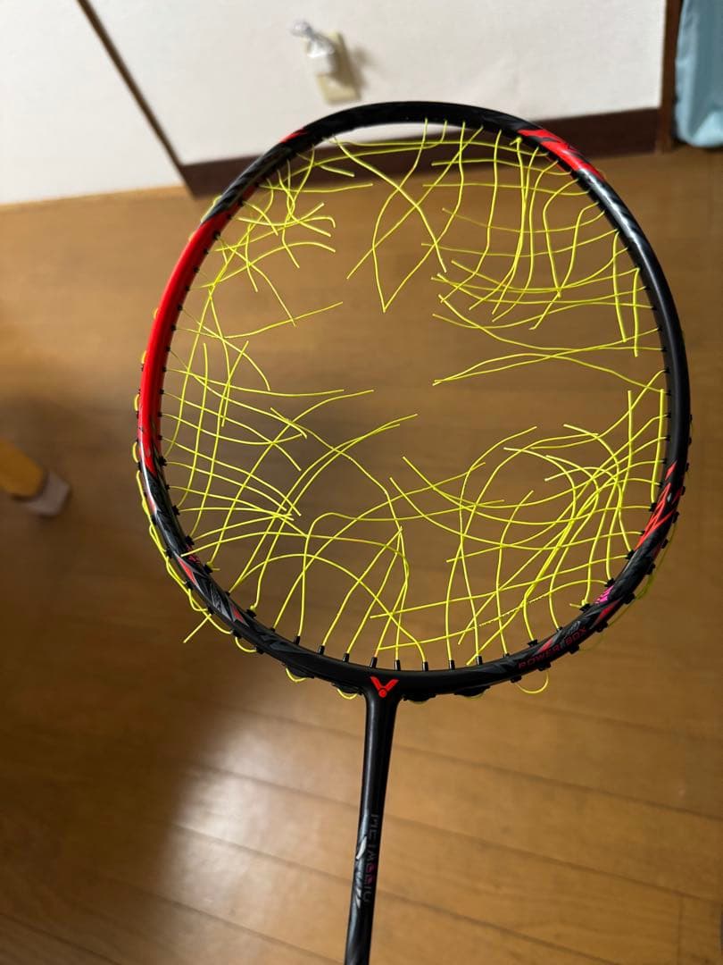 ラケット victor THRUSTER RYUGA LLIC 4u5