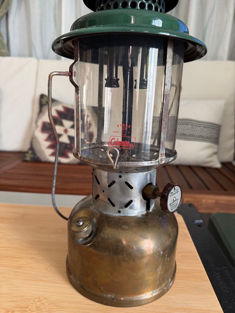 真鍮　 コールマン ビンテージ ランタン 220D PYREX ケース付き
