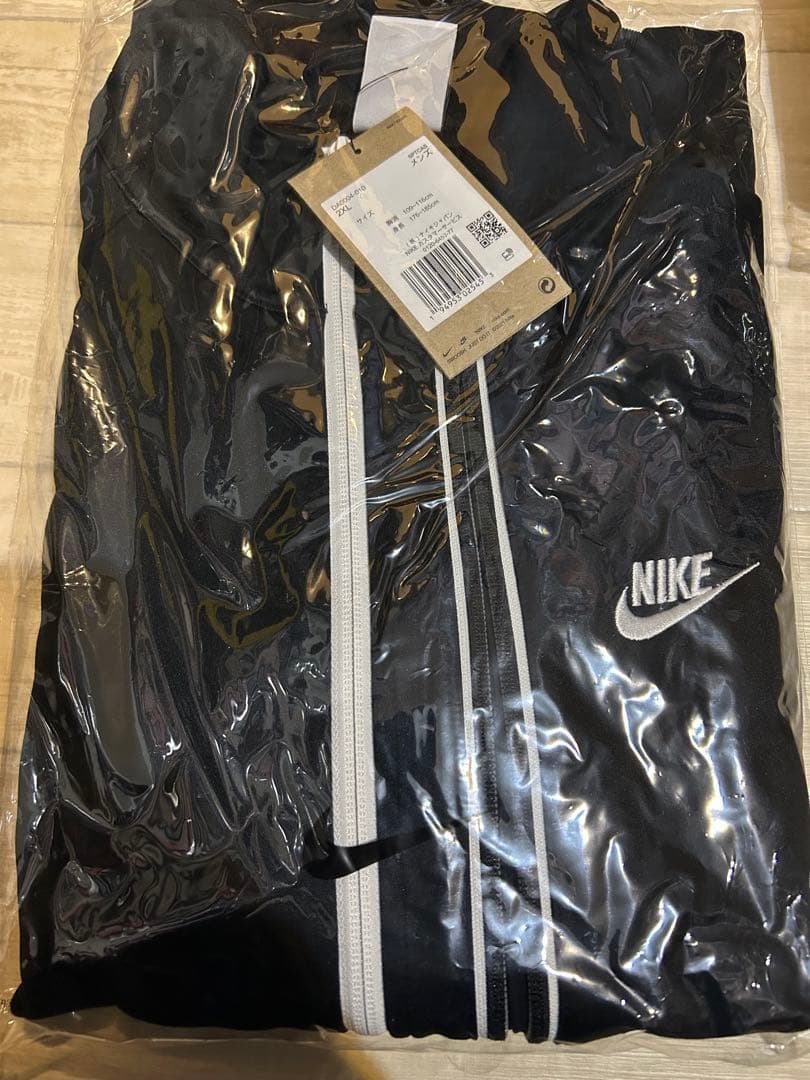 新品　タグ付き　Nike ブラック ジャージ ジャケット　XLサイズ