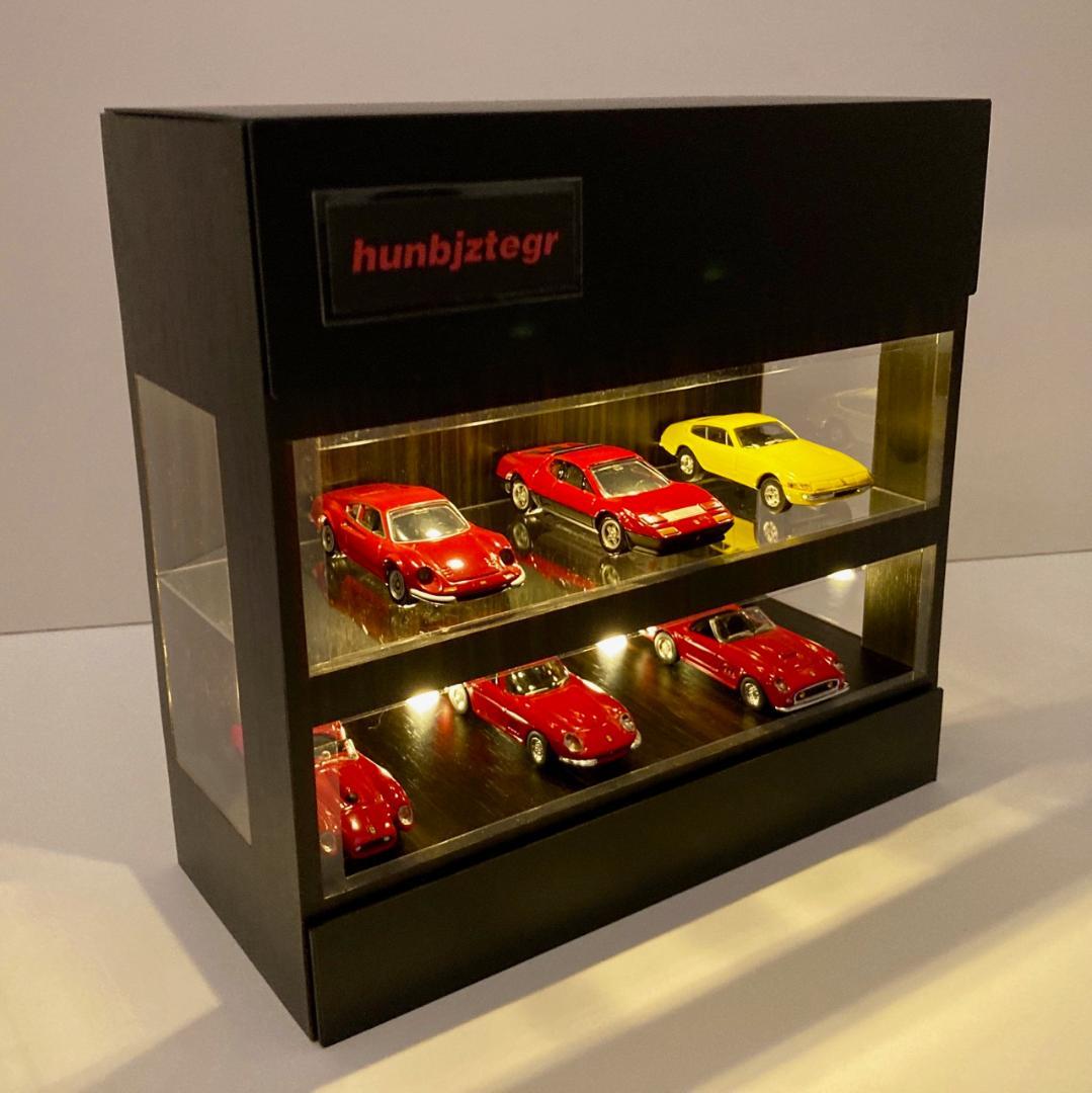 1/64展示10台可能・黒木基調・2層式ディスプレーBOX / ネオジオラマ