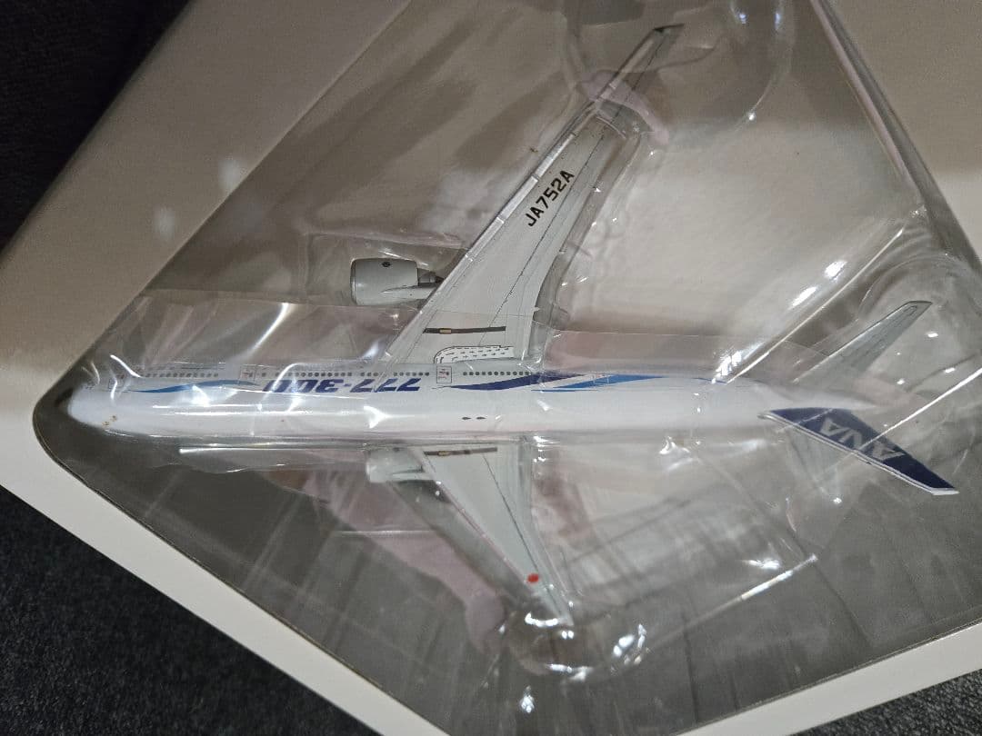 全日空商事 1/400 ANA 777-300　風塗装