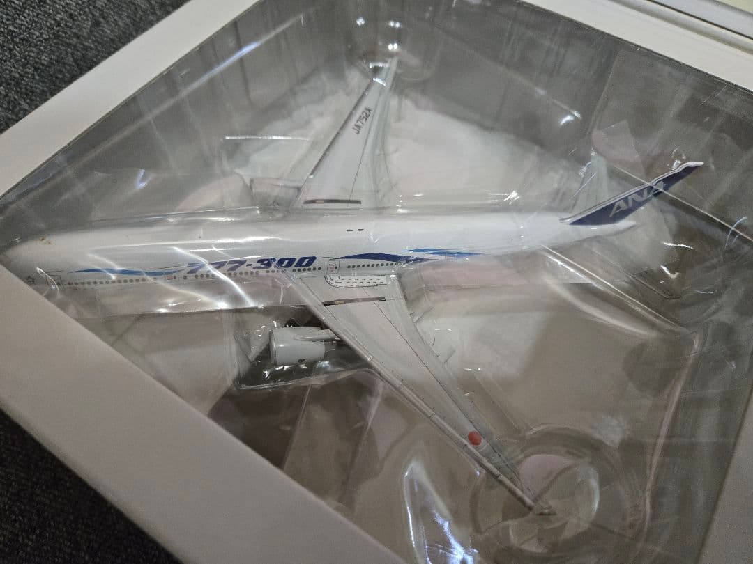 全日空商事 1/400 ANA 777-300　風塗装