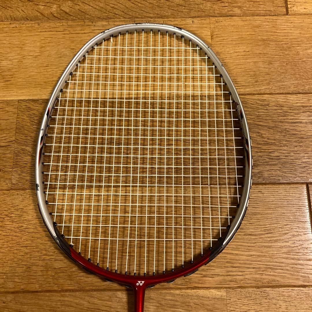 YONEX バドミントンラケット 赤