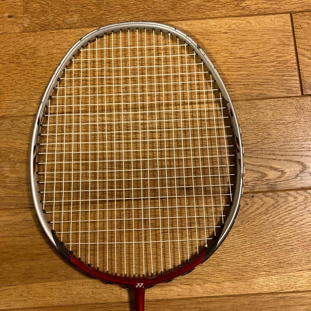 YONEX バドミントンラケット 赤