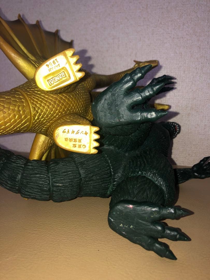 ゴジラ・ウルトラマン・キングギドラ フィギュア 3体セット⭐️バンダイJAPAN