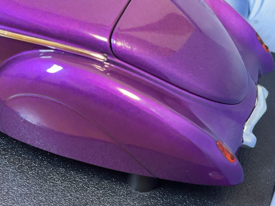 ホットウィール リンカーン ゼファー 1/18