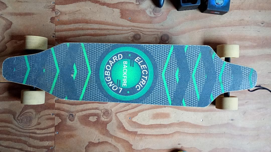 Backfire 電動ロングボード + リモコン + 充電器