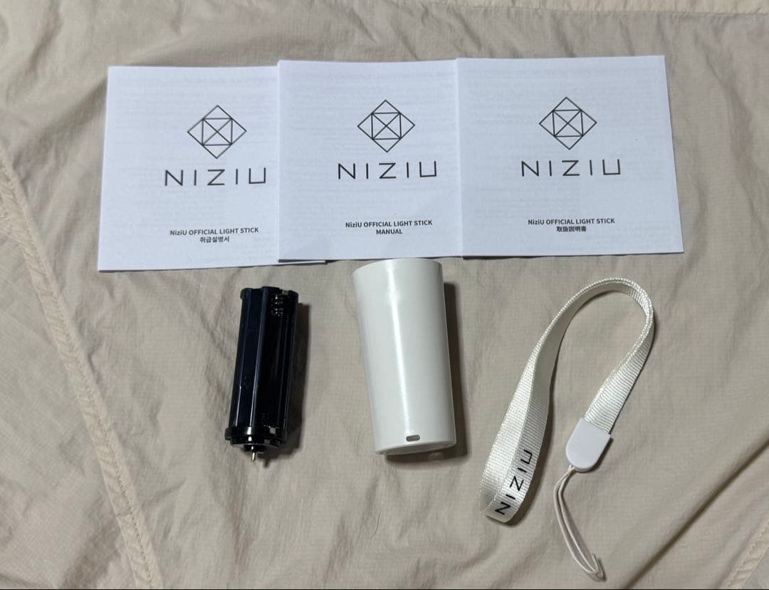 NiziU 公式ペンライト OFFICIAL LIGHT ՏTICK