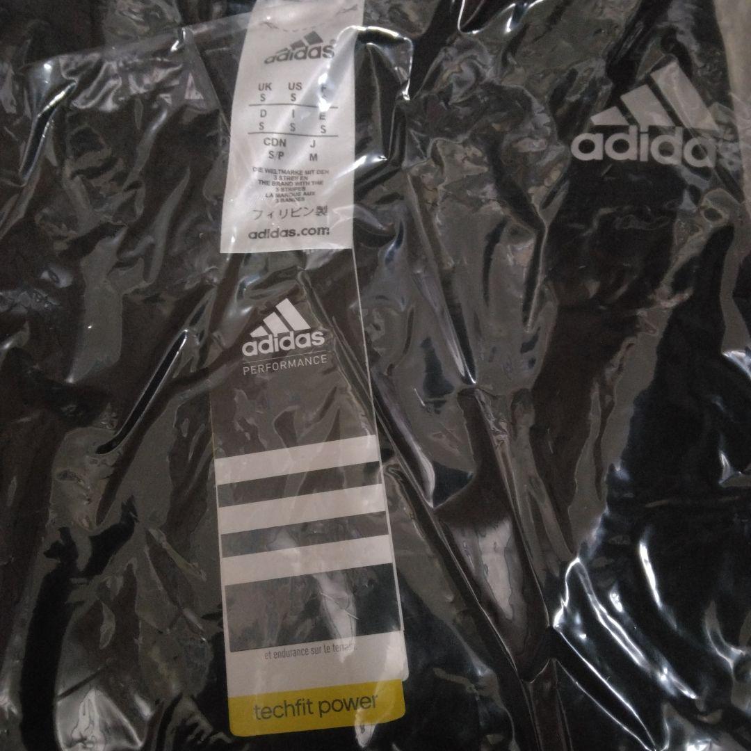 アディダス テックフィット 半袖Tシャツブラック