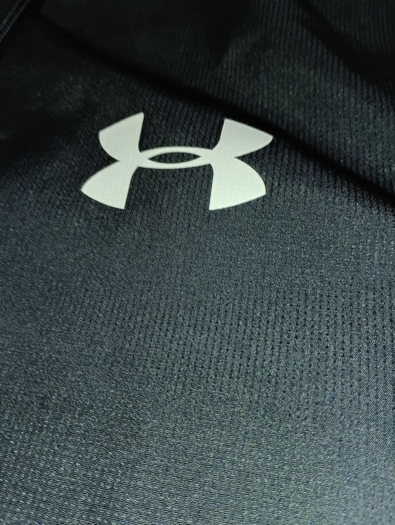 Under Armour ヒートギア フード付きジャケット ブラック