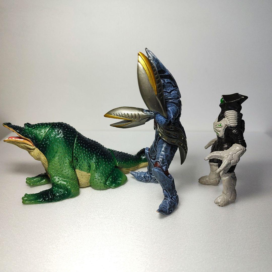 ぷ*ゆ様 ウルトラマン　怪獣　ソフビ　フィギュア　11体　まとめ売り