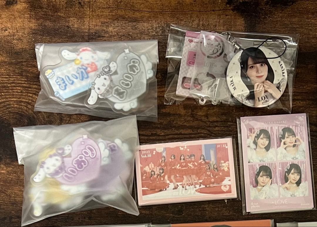 =LOVE生写真等のグッズ