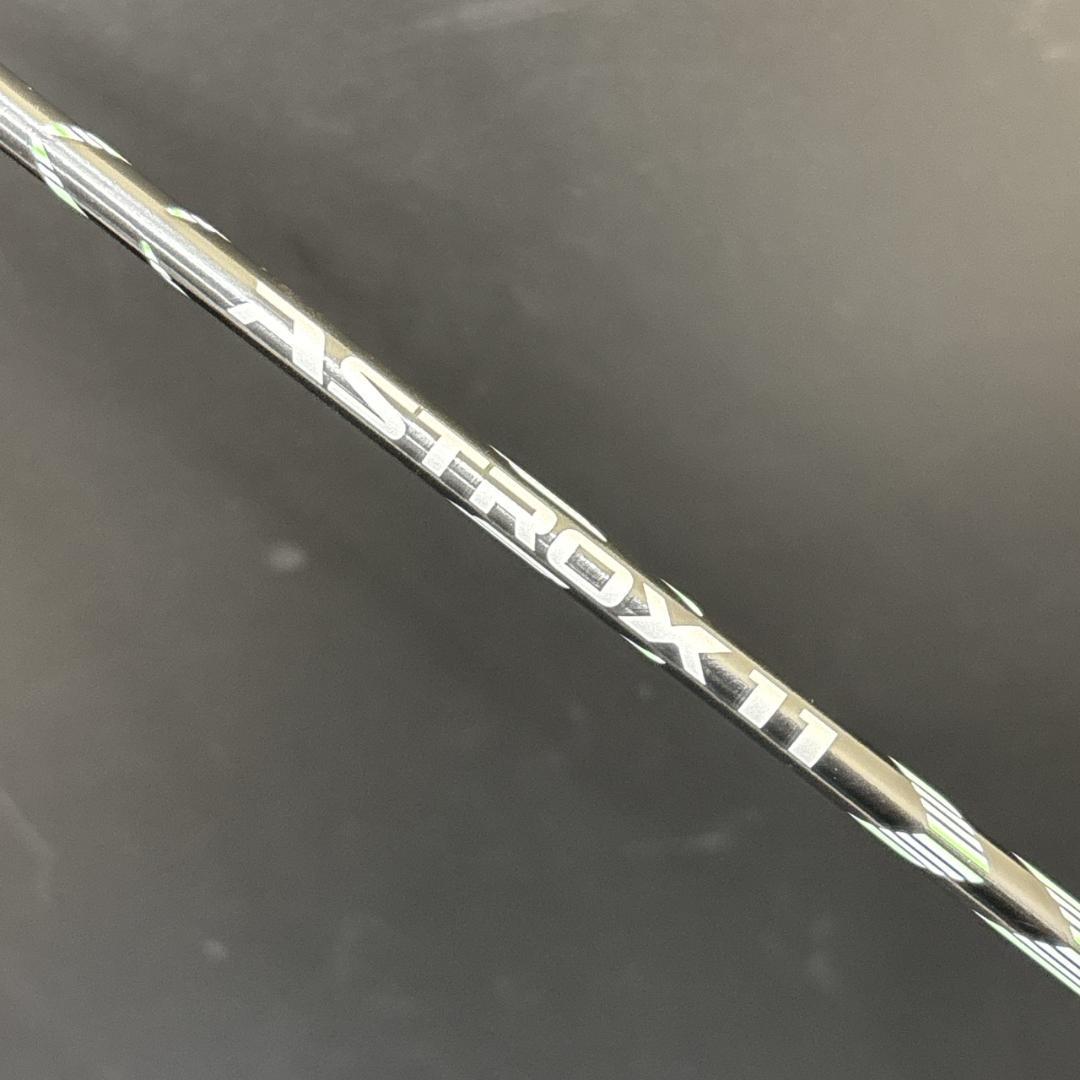 YONEX　ヨネックス　ASTROX　11　バトミントンラケット　ガット無し